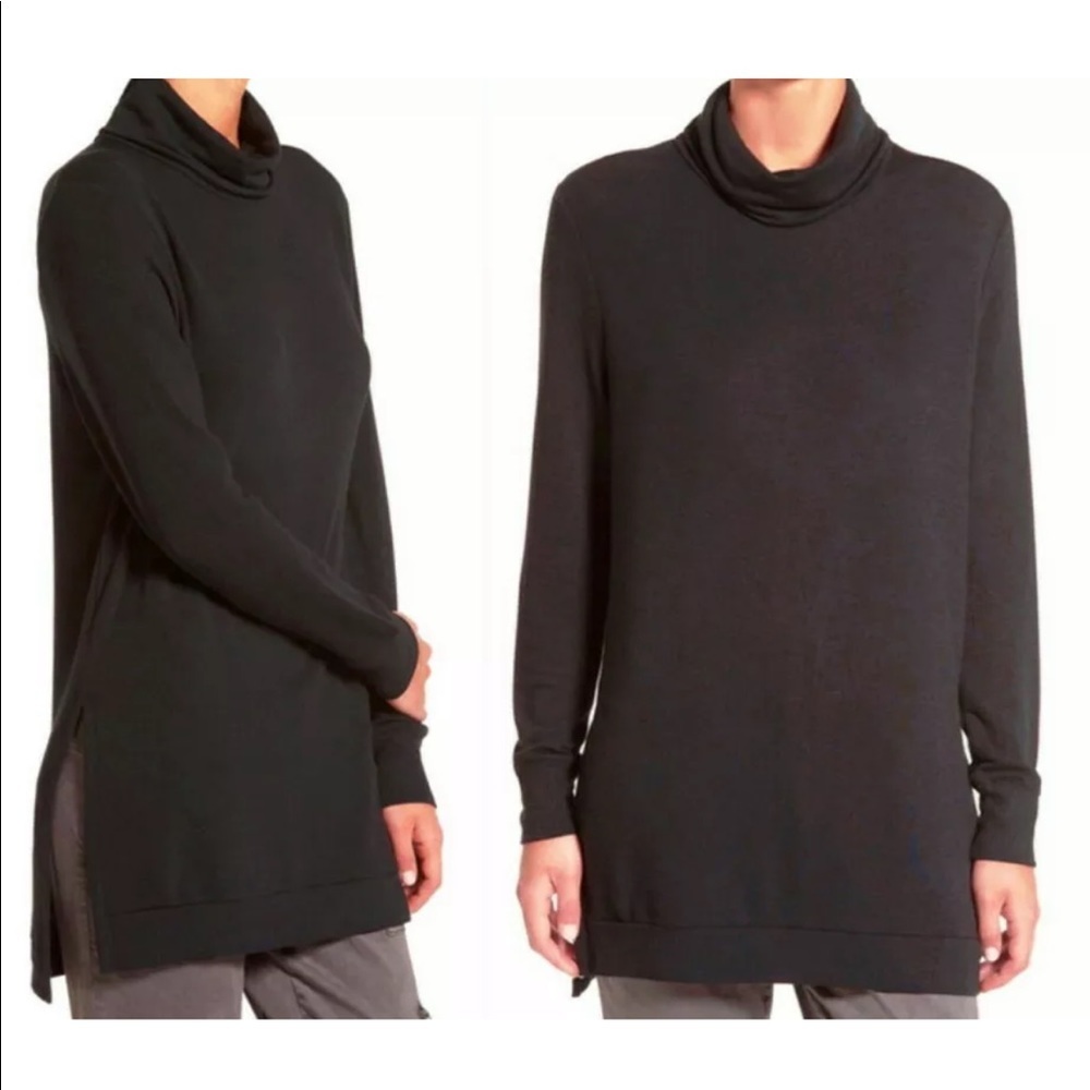 $48 Nordstrom SOFT Turtleneck Top XSmall 0 2 Black Ribbed Trim Side Vents Cozy